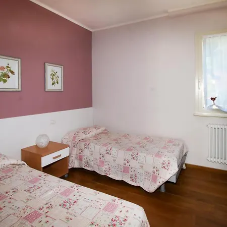 Apartment Conchita Terrazza Balkon-ferienwohnung Colico